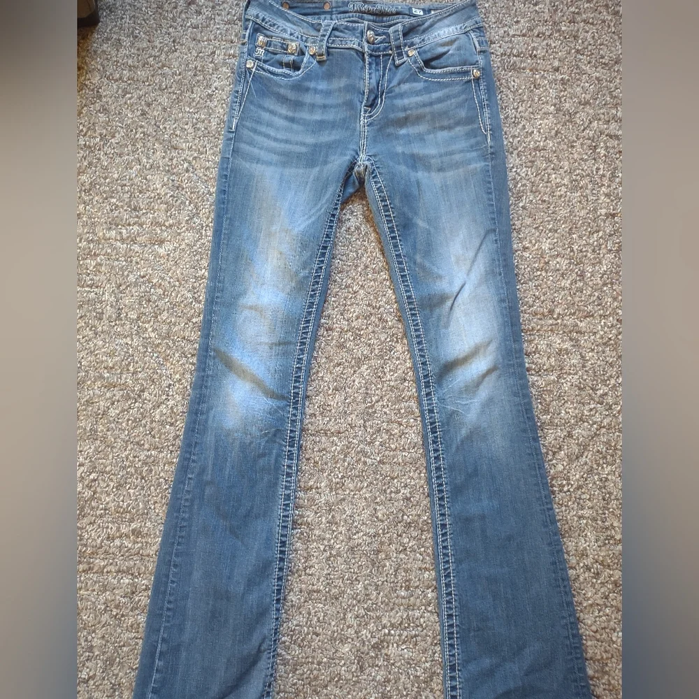 Miss Me Mid Rise Boot 27x32 - Picture 4 of 5